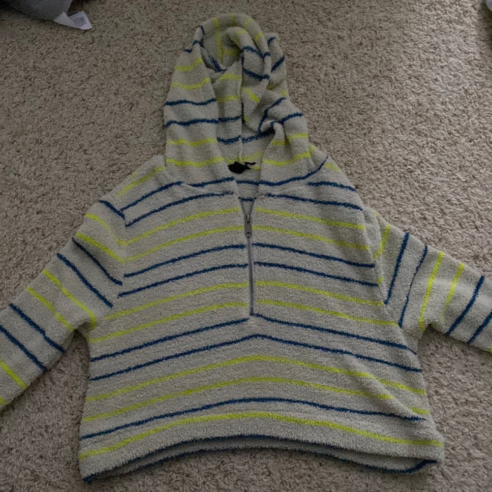 hooded crop pullover